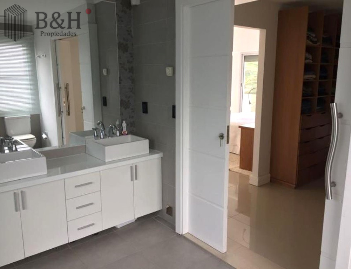 Casa ID.635 - Moderna Casa de 4 Dormitorios en el Golf - Punta del Este