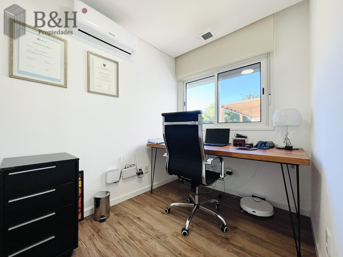 Casa ID.3784 - Moderna Casa de 4 Dormitorios, Piscina Climatizada y Parrillero en Punta Ballena, Barrio Semi Privado