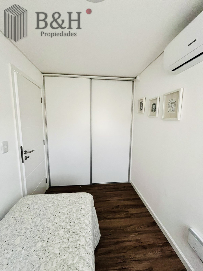 Casa ID.3784 - Moderna Casa de 4 Dormitorios, Piscina Climatizada y Parrillero en Punta Ballena, Barrio Semi Privado