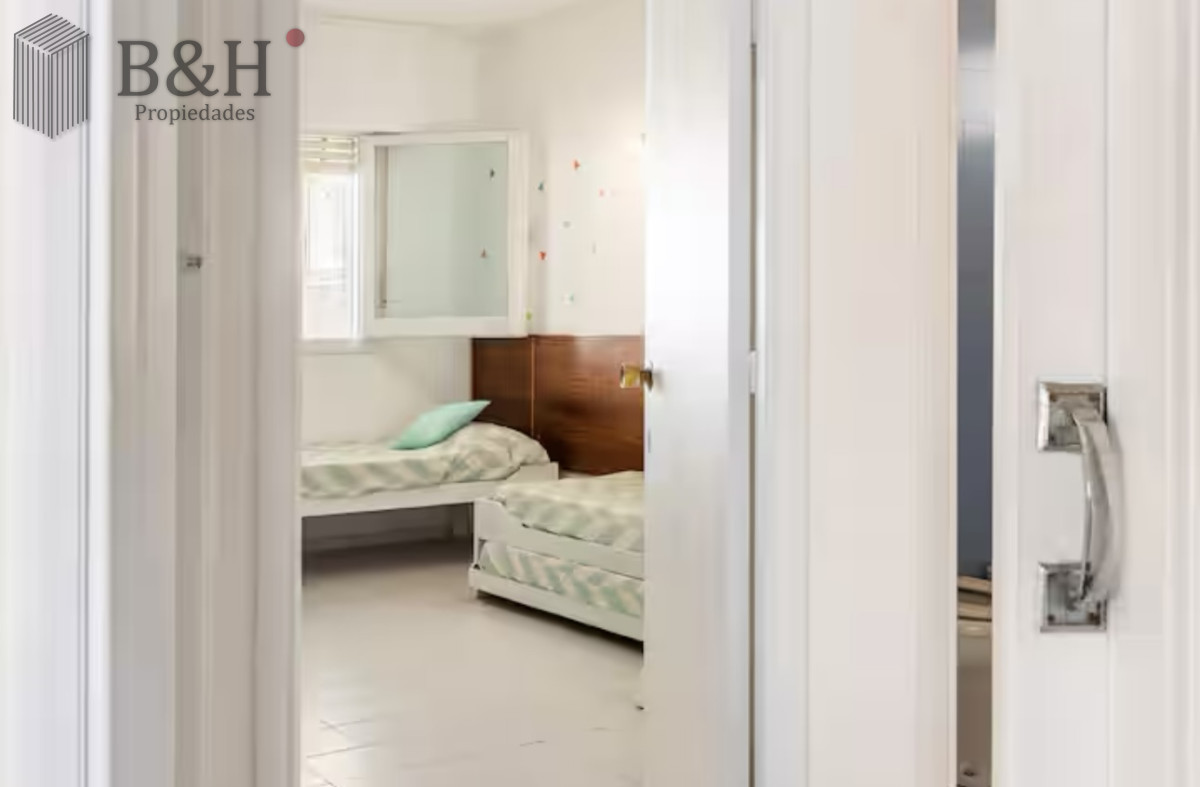 Casa ID.2158 - Gran Casa en Venta sobre el Mar de 5 Dormitorios y Dependencia en Península, Punta del Este