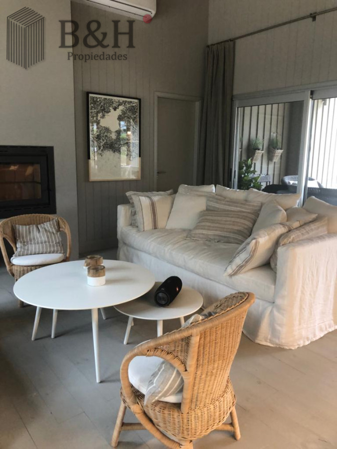 Casa ID.5071 - Venta y alquiler temporario de exclusiva casa de cuatro dormitorios mas dependencia en Barrio Pinar del Faro, Jose Ignacio