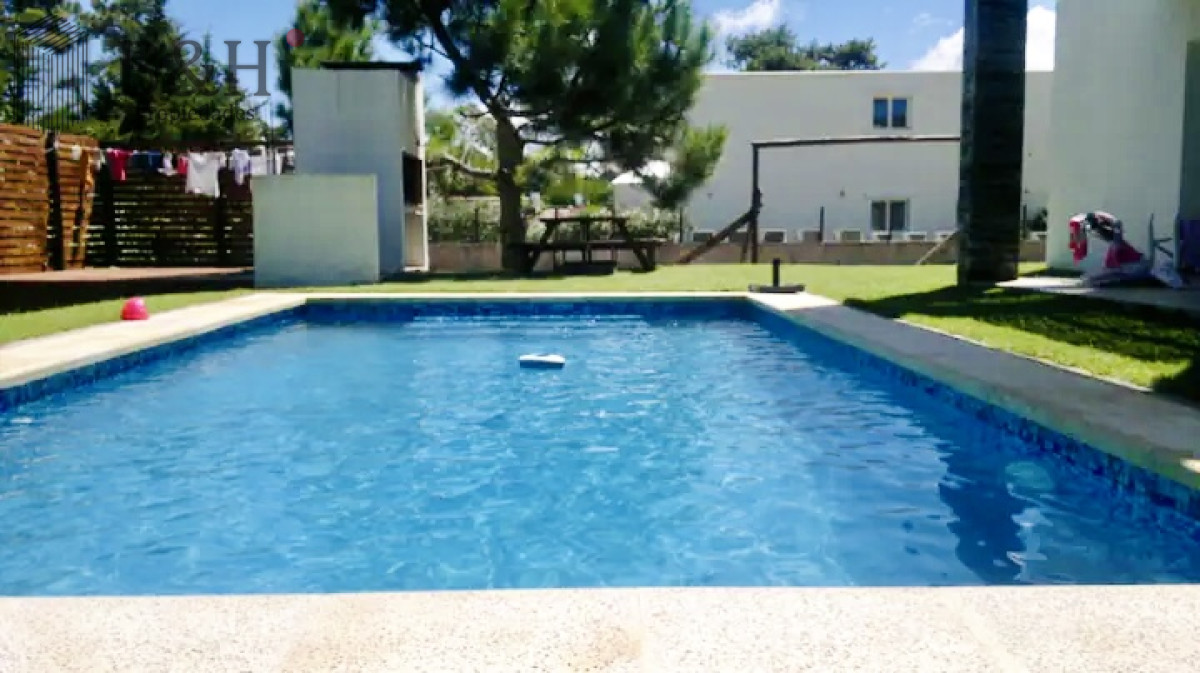 Casa ID.3363 - Muy Buena Casa de 5 Dormitorios y Piscina en Rincón del Indio, a Pocos Metros del Mar