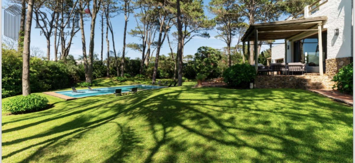 Casa ID.5322 - Excelente casa de 5 dormitorios mas dependencia y gran parque a 200 metros de la Playa de Montoya en alquiler de temporada