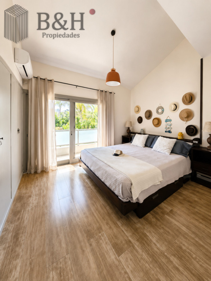 Casa ID.8106 - Moderna Casa de 4 Dormitorios con Piscina Climatizada y Barbacoa en Punta del Este