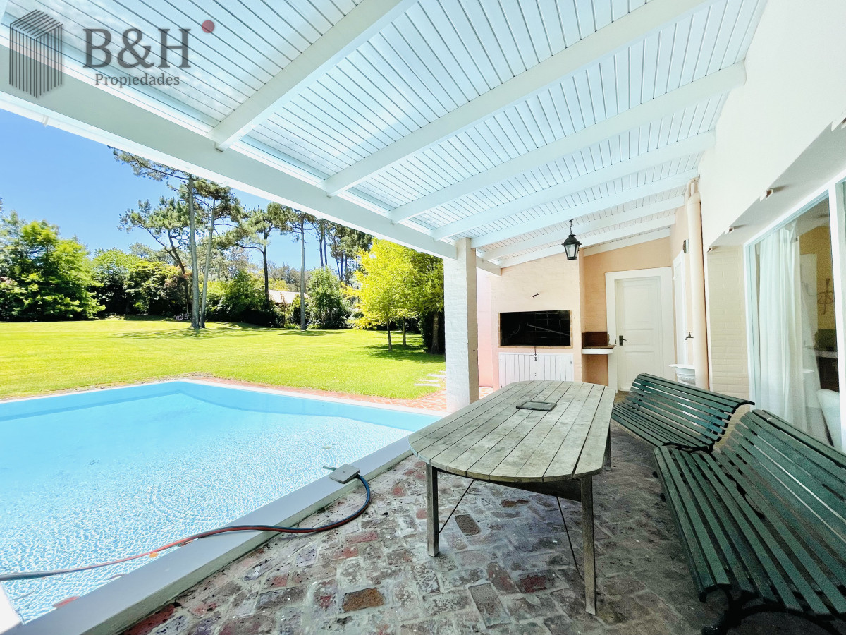 Casa ID.3333 - Excelente Casa de 4 Dormitorios en Playa Brava, Punta del Este
