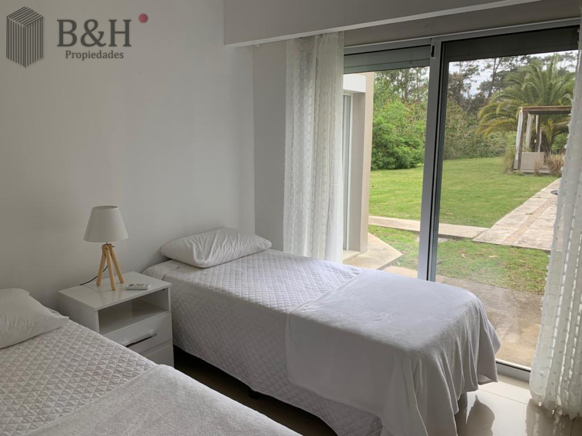 Casa ID.635 - Moderna Casa de 4 Dormitorios en el Golf - Punta del Este