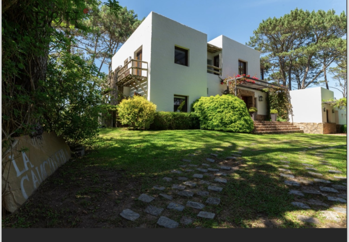 Casa ID.5322 - Excelente casa de 5 dormitorios mas dependencia y gran parque a 200 metros de la Playa de Montoya en alquiler de temporada