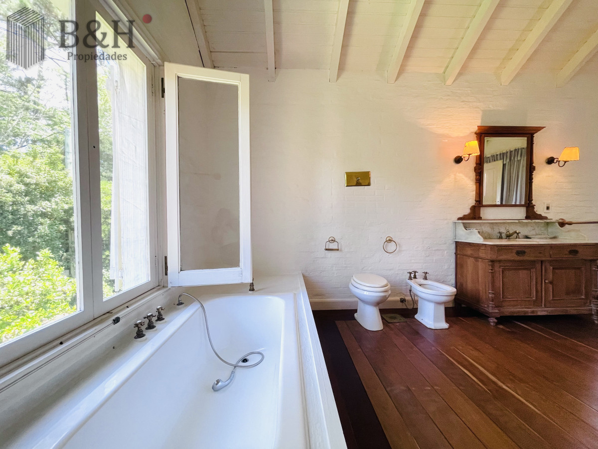 Casa ID.3333 - Excelente Casa de 4 Dormitorios en Playa Brava, Punta del Este