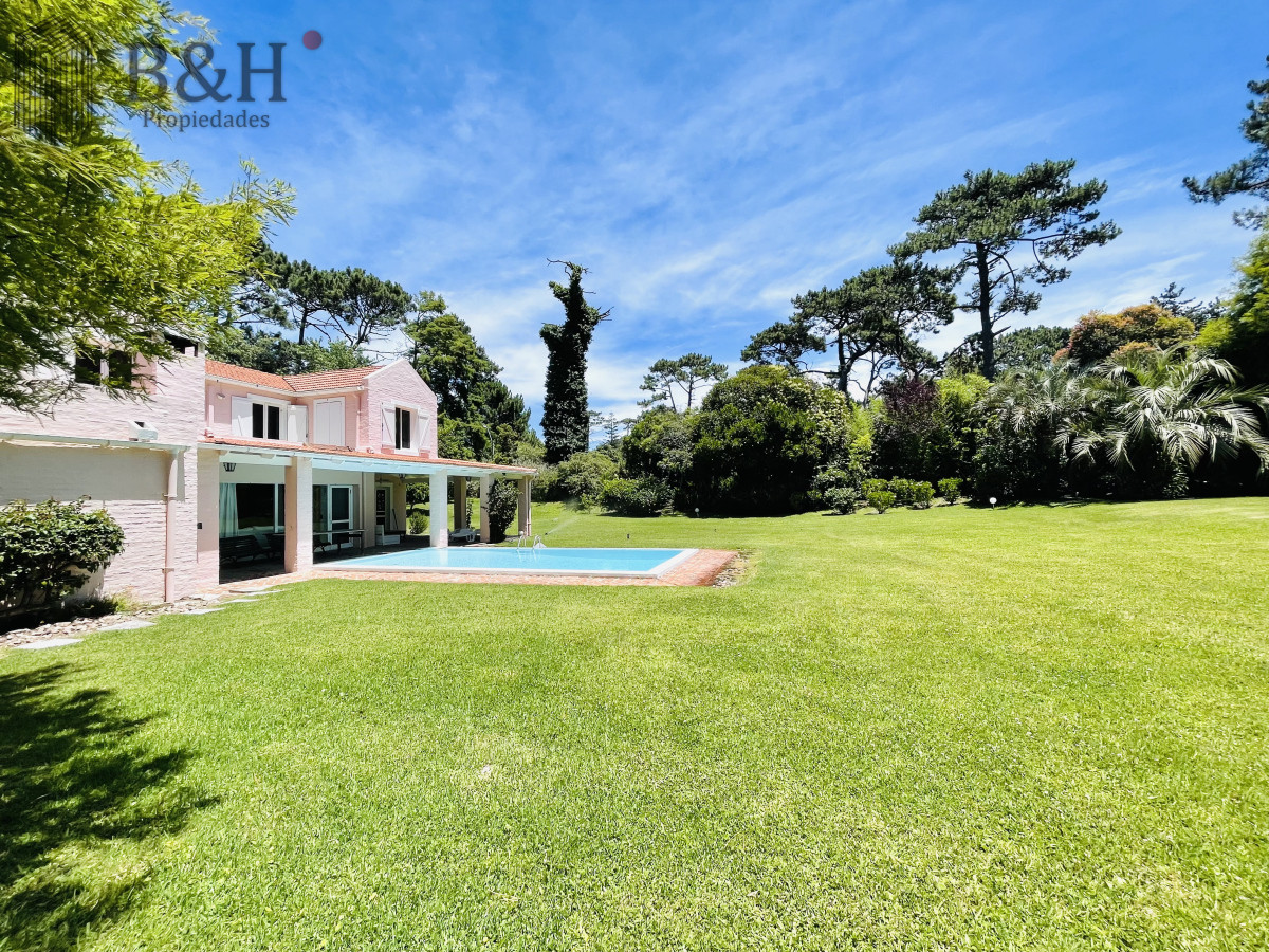 Casa ID.3333 - Excelente Casa de 4 Dormitorios en Playa Brava, Punta del Este