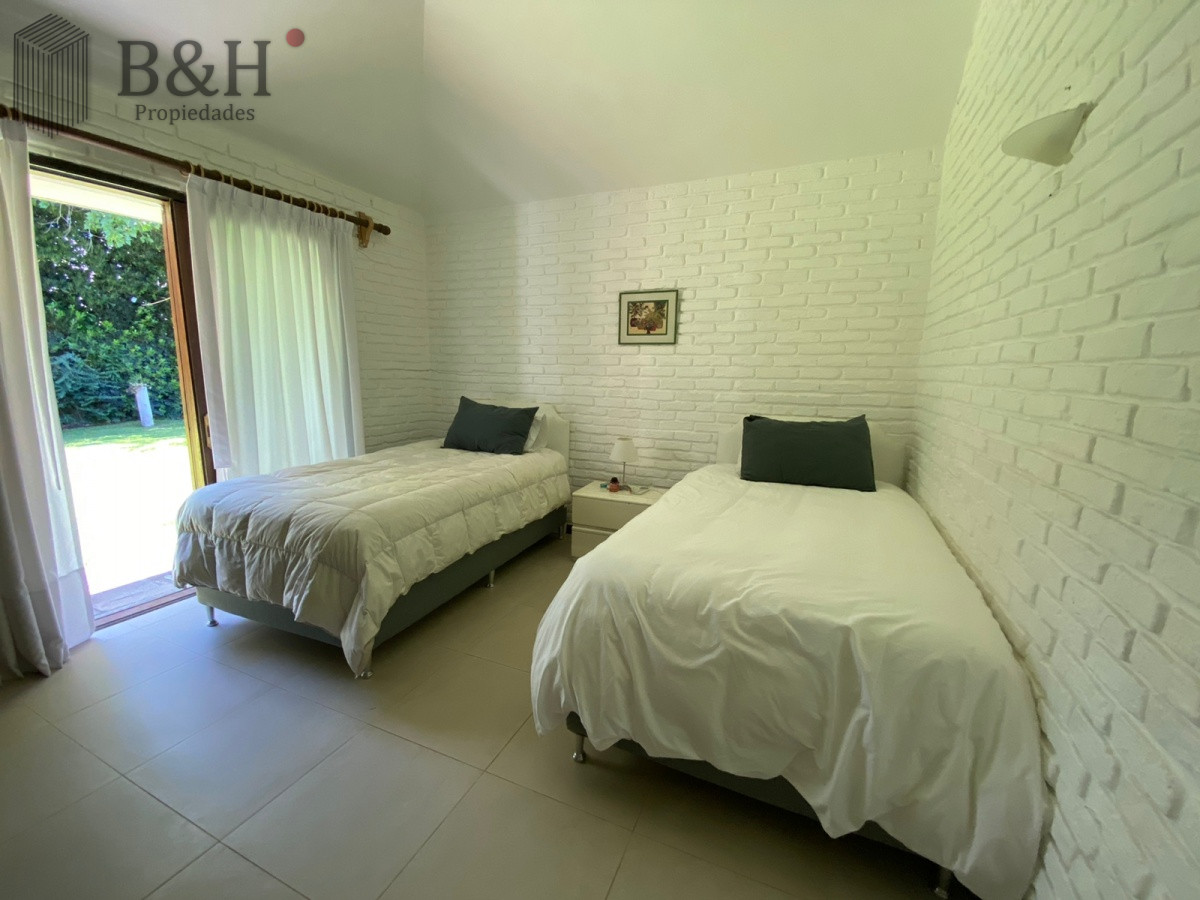 Casa ID.3246 - Alquiler temporario de casa de tres dormitorios con piscina en Barrio Lugano a pasos de Punta Shopping, Punta del Este