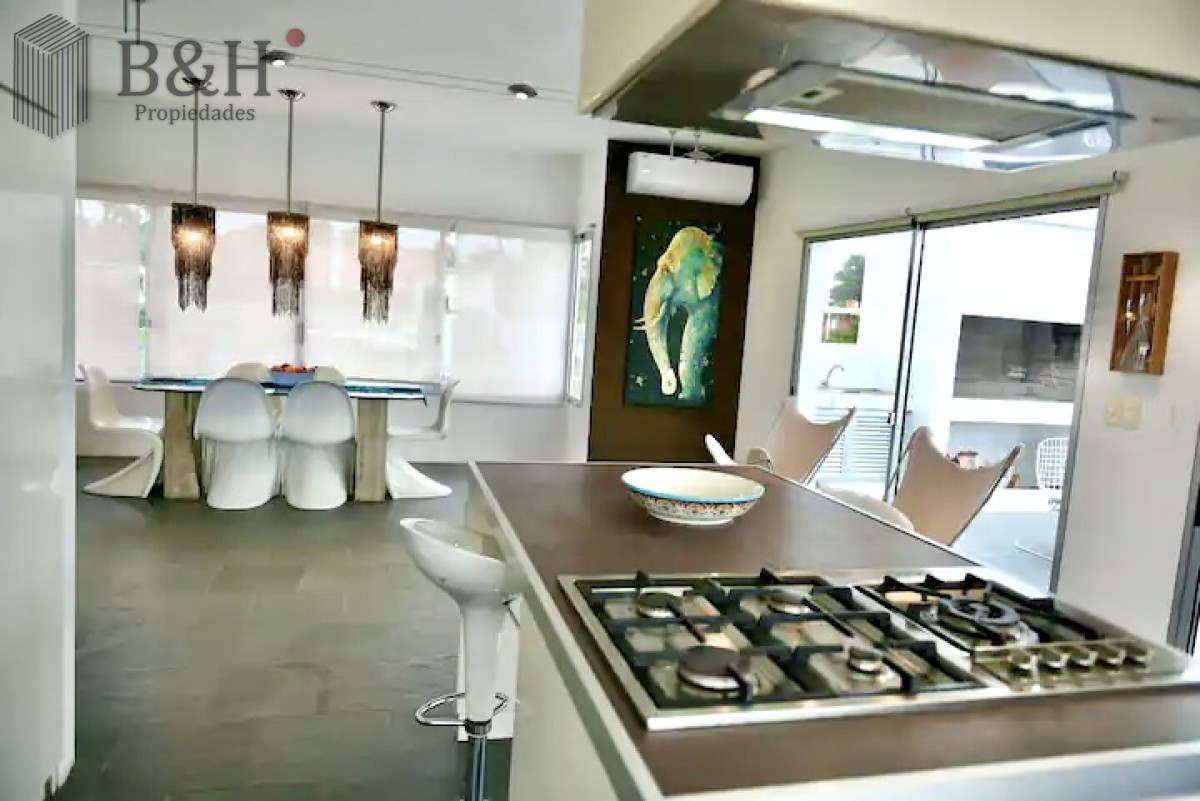 Casa ID.3197 - Excelente Casa de 4 Dormitorios y Piscina en Manantiales, Punta del Este