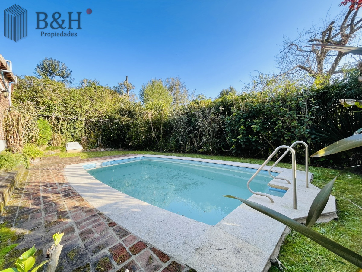 Casa ID.3364 - Casa de 3 Dormitorios y Piscina en Playa Mansa, Punta del Este