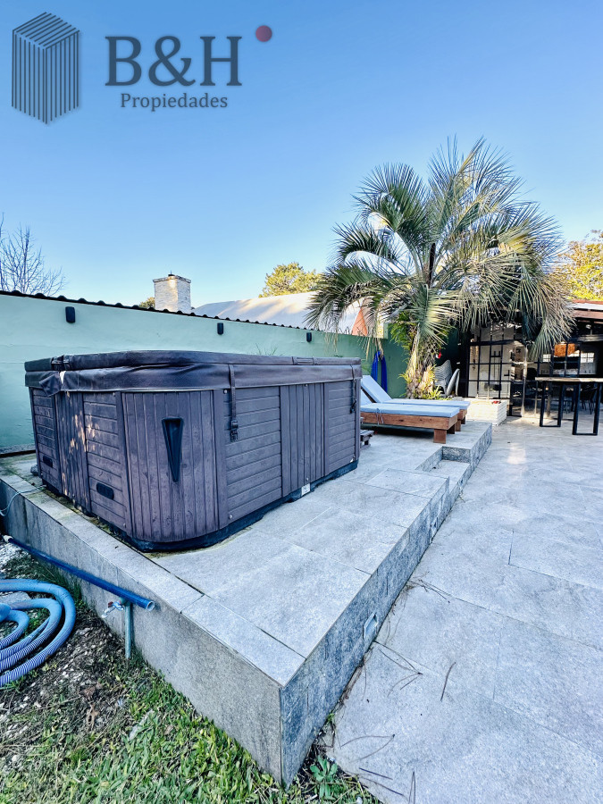 Casa ID.5399 - Espectacular Casa Moderna de 5 Dormitorios con Piscina Climatizada en Alquiler de Temporada