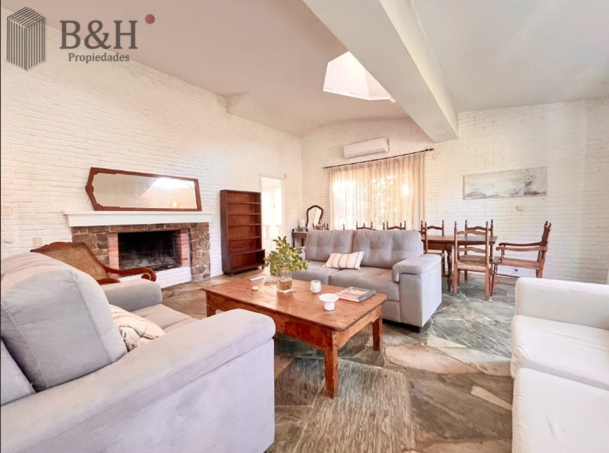 Casa ID.6869 - Cómoda Casa de 5 Dormitorios, Parrillero y Gran Jardín en San Rafael, Punta del Este