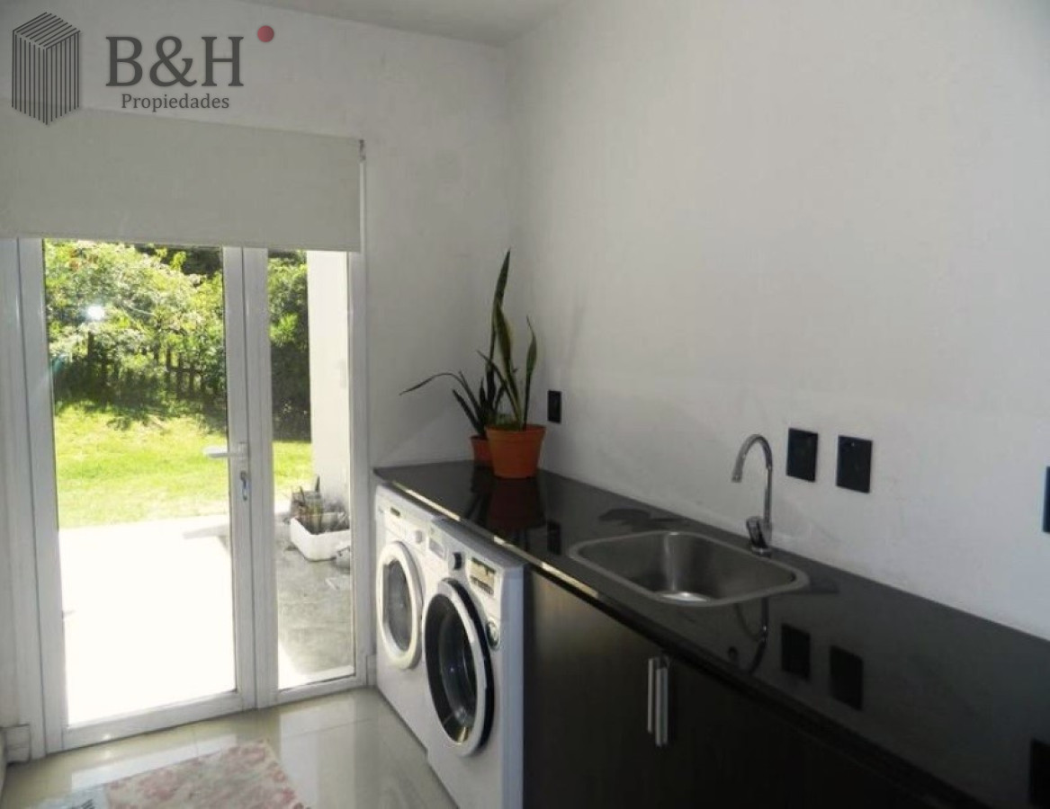 Casa ID.635 - Moderna Casa de 4 Dormitorios en el Golf - Punta del Este