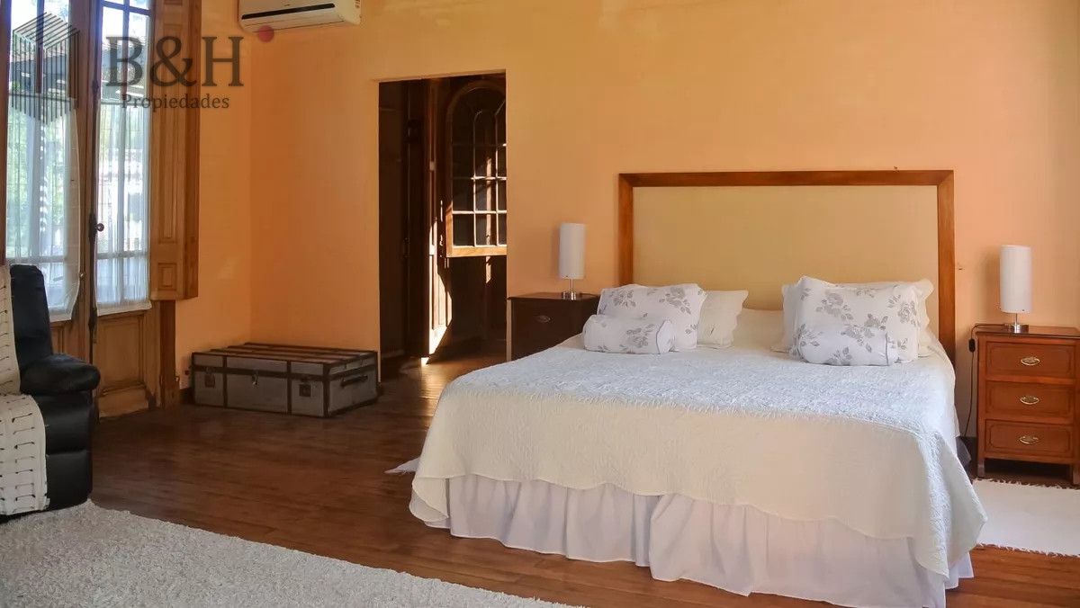 Casa ID.3896 - Excelente Casa de 5 Dormitorios, Piscina y Barbacoa en Barrio Privado, Punta del Este