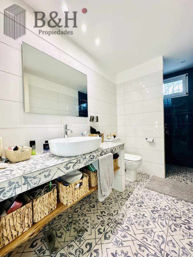 Casa ID.5399 - Espectacular Casa Moderna de 5 Dormitorios con Piscina Climatizada en Alquiler de Temporada