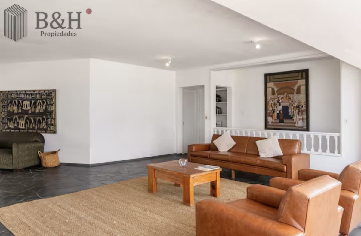 Casa ID.2158 - Gran Casa en Venta sobre el Mar de 5 Dormitorios y Dependencia en Península, Punta del Este