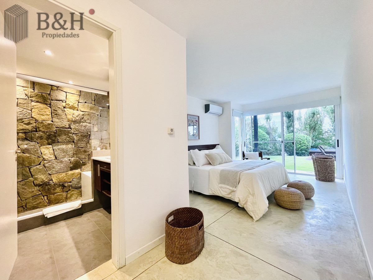 Casa ID.3550 - Excelente Casa de 5 Dormitorios en Manantiales, Punta del Este