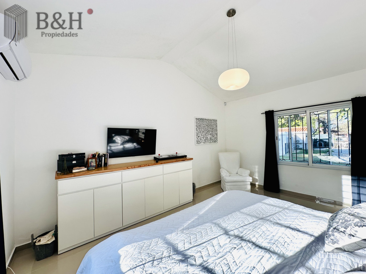 Casa ID.5399 - Espectacular Casa Moderna de 5 Dormitorios con Piscina Climatizada en Alquiler de Temporada