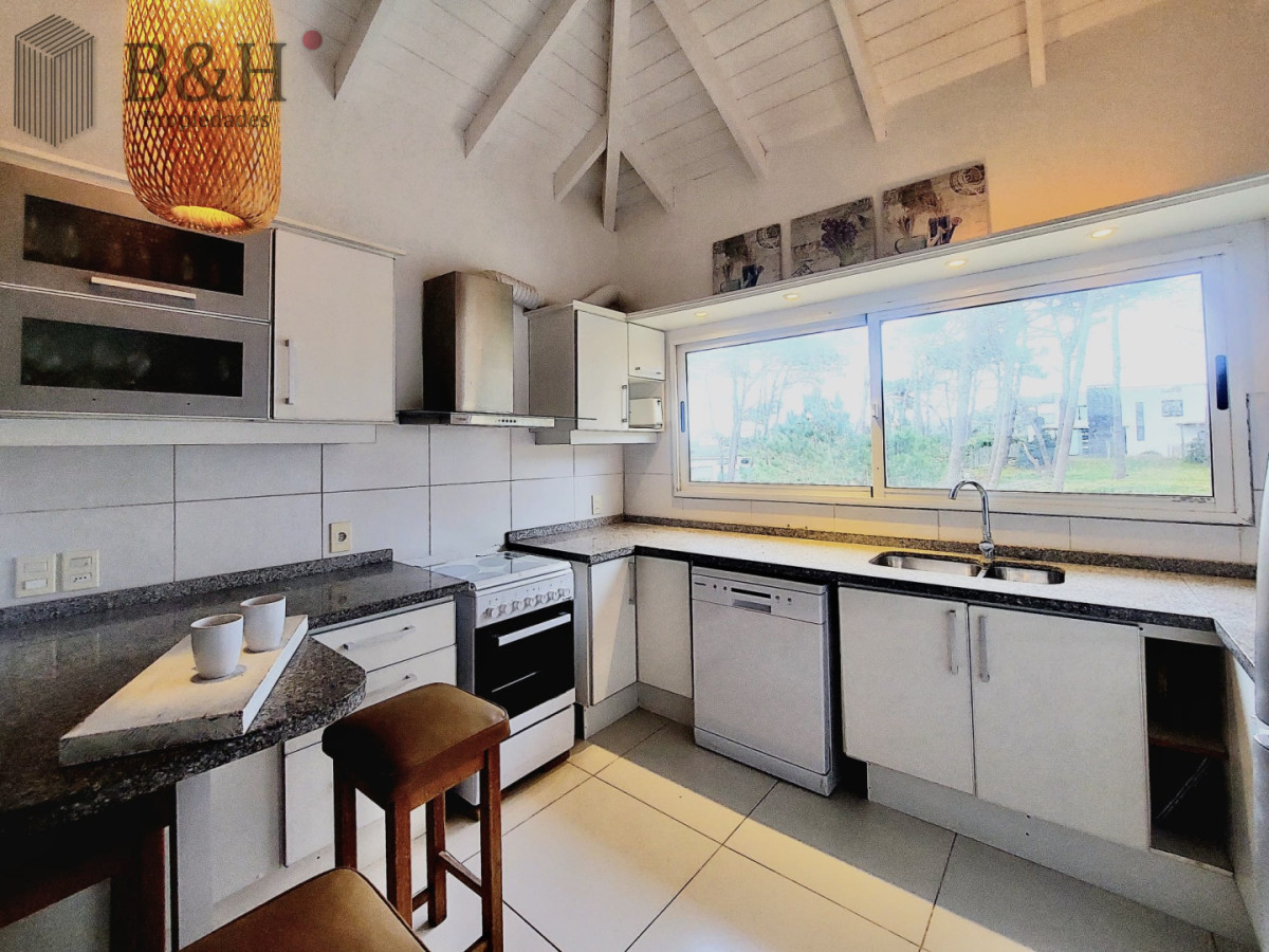 Casa ID.3987 - Excelente Casa de 6 Dormitorios y Piscina en Montoya, La Barra