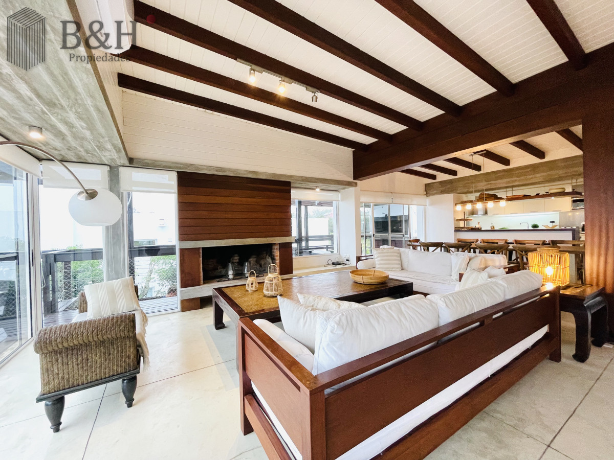 Casa ID.3550 - Excelente Casa de 5 Dormitorios en Manantiales, Punta del Este