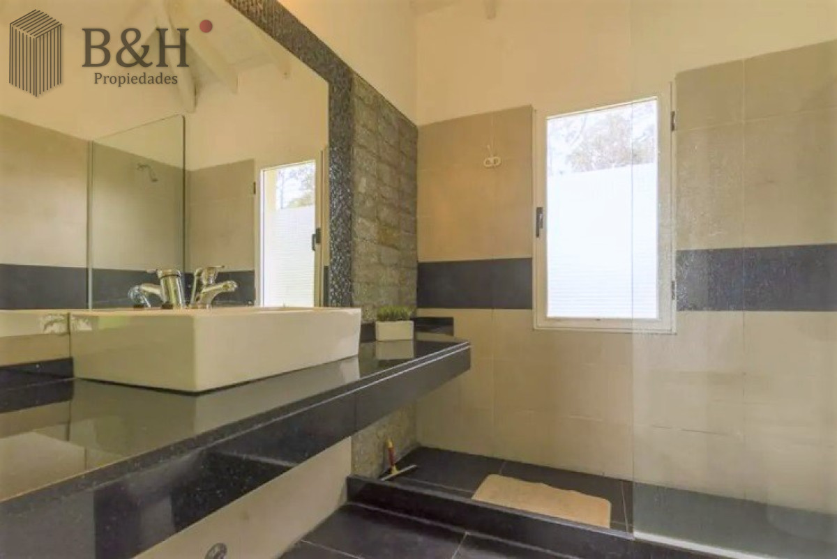 Casa ID.3987 - Excelente Casa de 6 Dormitorios y Piscina en Montoya, La Barra