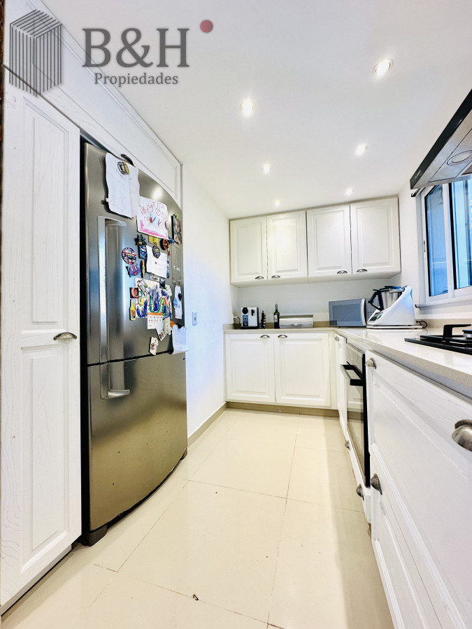 Casa ID.5399 - Espectacular Casa Moderna de 5 Dormitorios con Piscina Climatizada en Alquiler de Temporada
