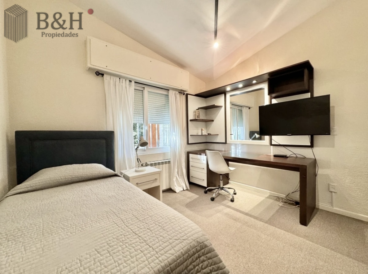 Casa ID.5406 - Moderna Casa de 4 Dormitorios en Playa Mansa a 150 metros del Mar