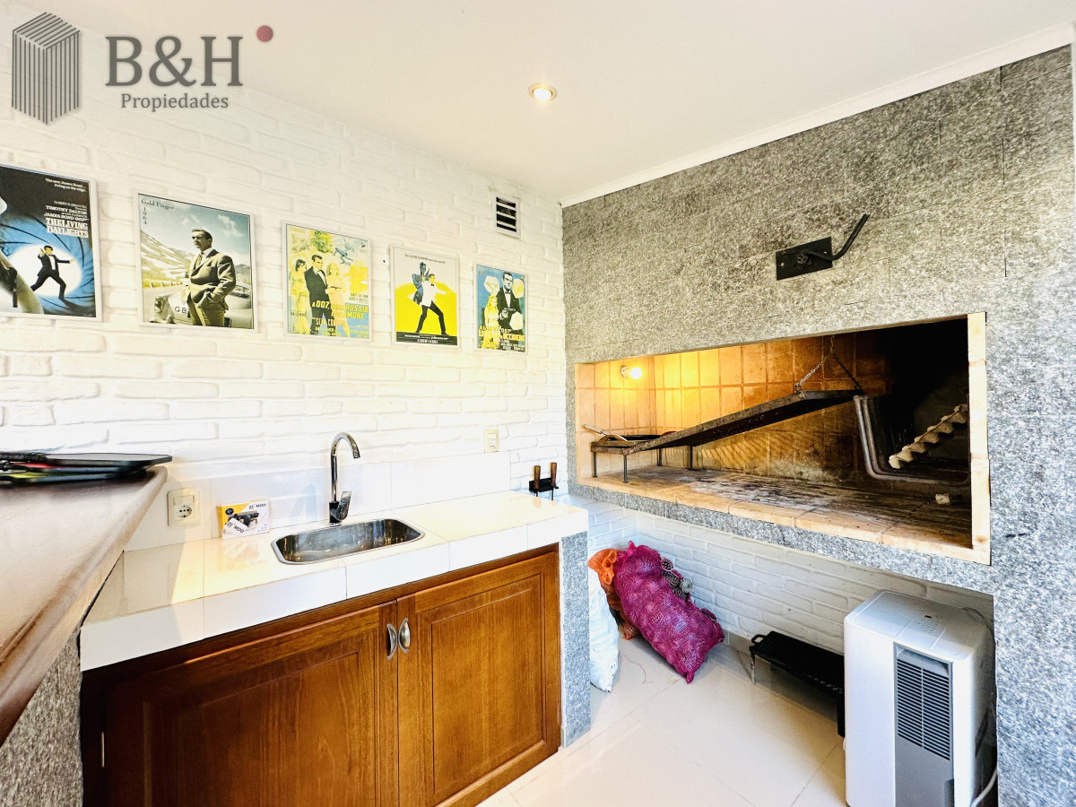 Casa ID.5399 - Espectacular Casa Moderna de 5 Dormitorios con Piscina Climatizada en Alquiler de Temporada