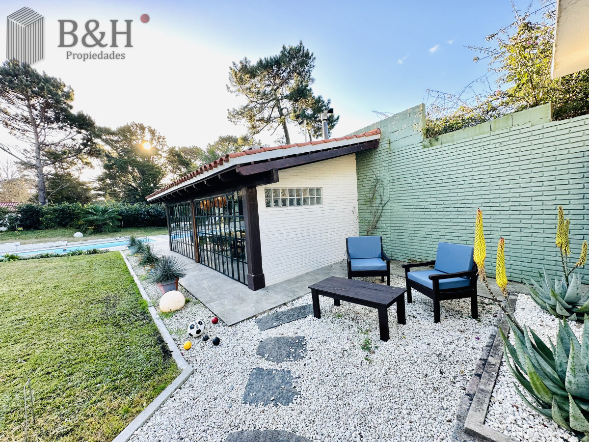 Casa ID.5399 - Espectacular Casa Moderna de 5 Dormitorios con Piscina Climatizada en Alquiler de Temporada