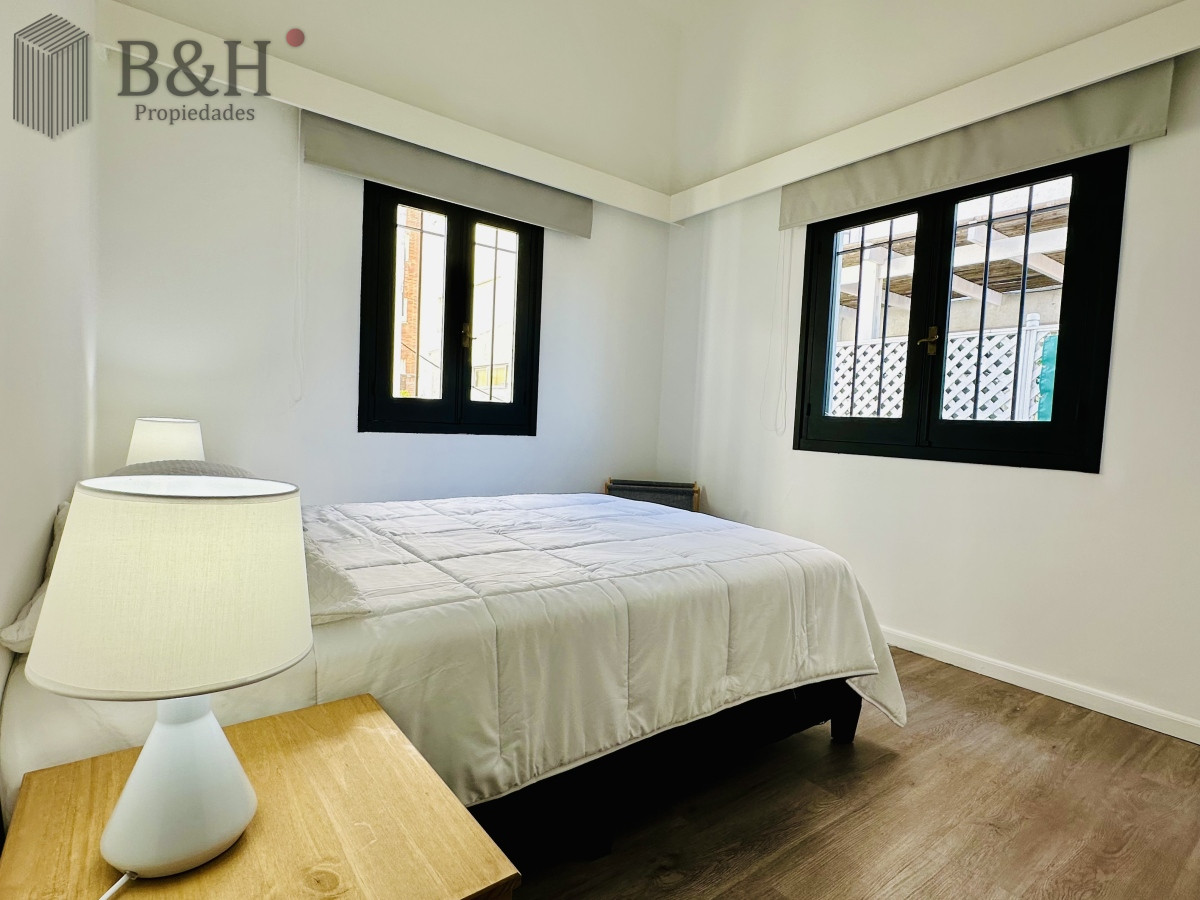 Casa ID.1577 - Casa estilo apartamento reciclada a nuevo en la mejor ubicación a pasos de la playa, Península, Brava y Mansa, Punta del Este - Alquiler