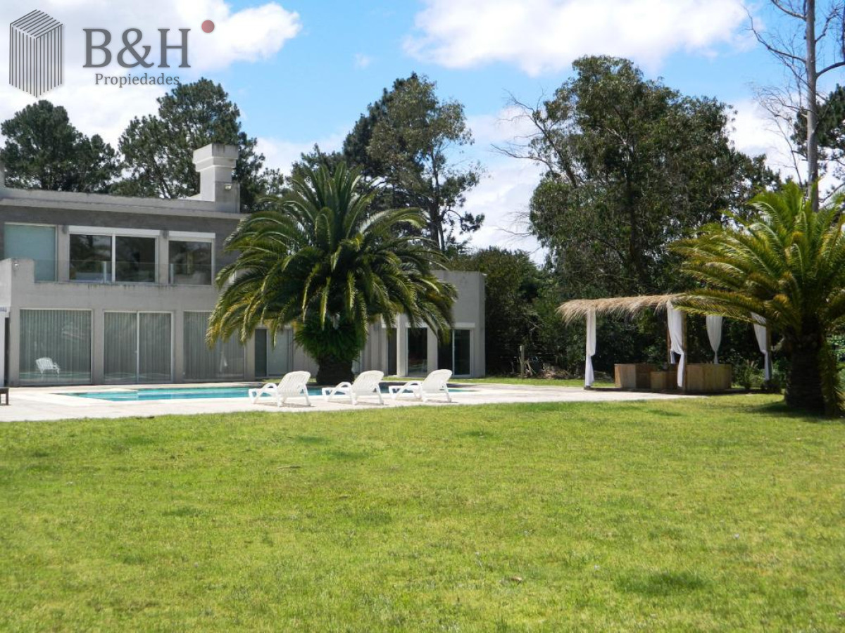 Casa ID.635 - Moderna Casa de 4 Dormitorios en el Golf - Punta del Este