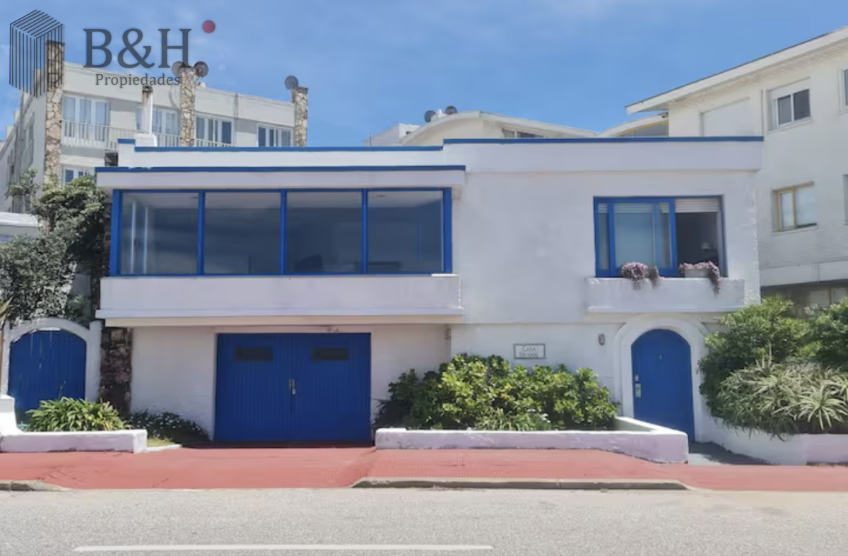 Casa ID.2158 - Gran Casa en Venta sobre el Mar de 5 Dormitorios y Dependencia en Península, Punta del Este