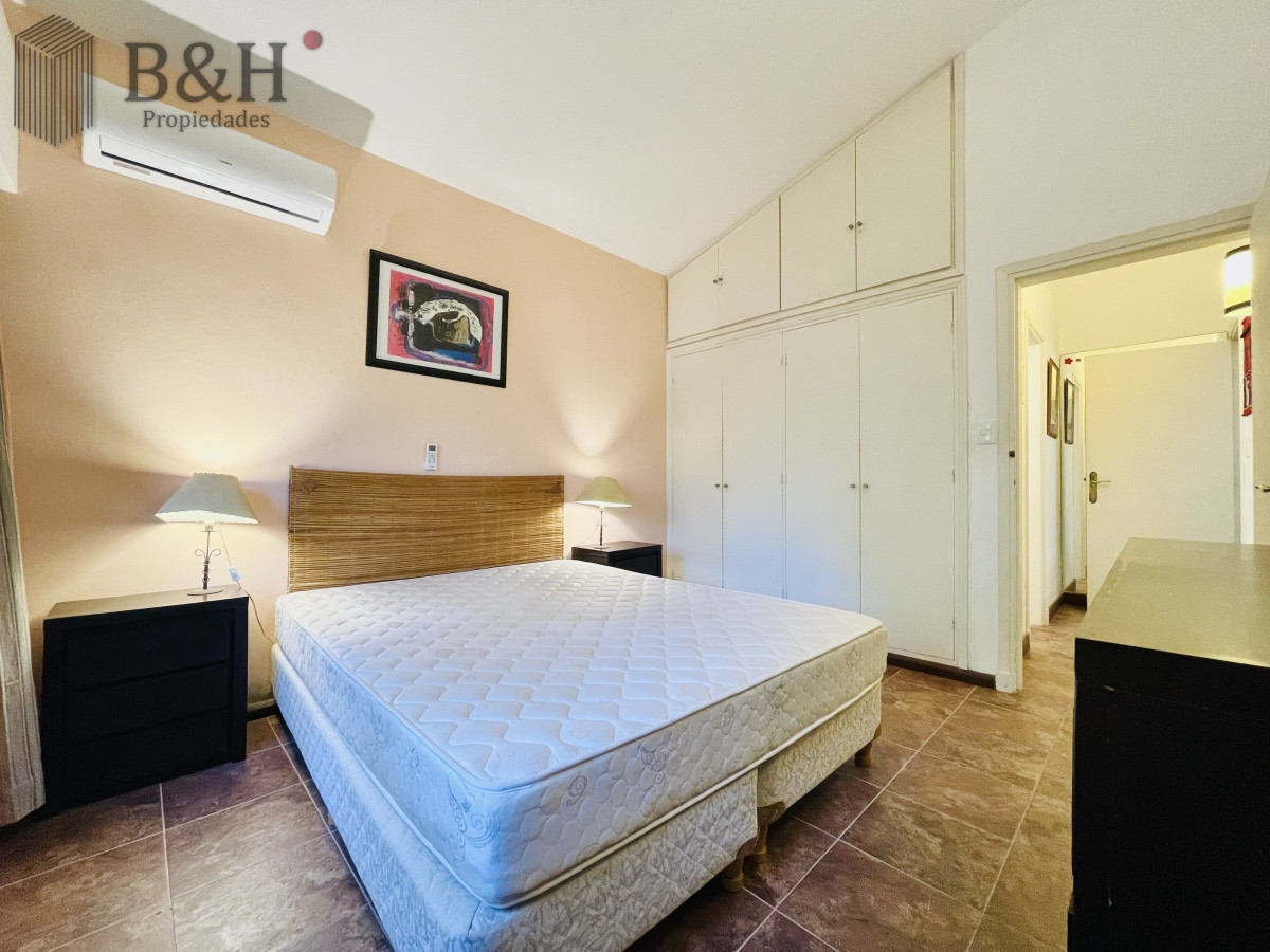 Casa ID.3364 - Casa de 3 Dormitorios y Piscina en Playa Mansa, Punta del Este