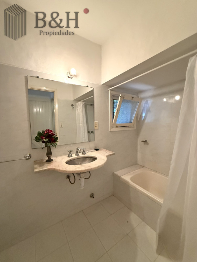 Casa ID.5618 - Casa de 3 Dormitorios más Dependencia y Piscina, en Aidy Grill Punta del Este, Ubicada a pasos del Mar
