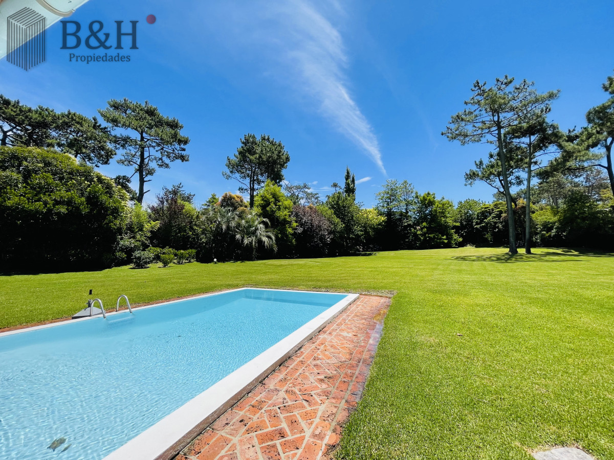Casa ID.3333 - Excelente Casa de 4 Dormitorios en Playa Brava, Punta del Este
