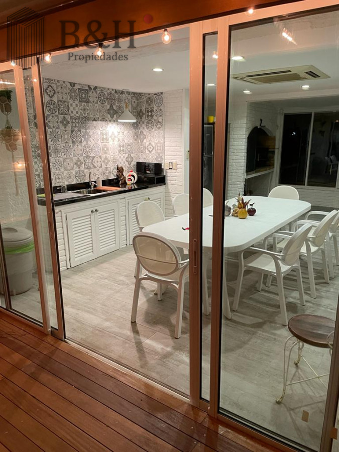 Casa ID.258 - Excelente Casa de 4 Dormitorios y Piscina a una Cuadra del Mar 
