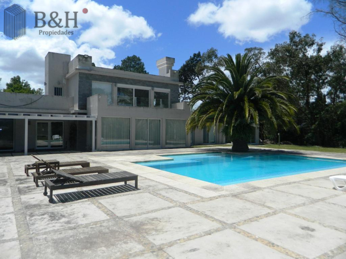 Casa ID.635 - Moderna Casa de 4 Dormitorios en el Golf - Punta del Este
