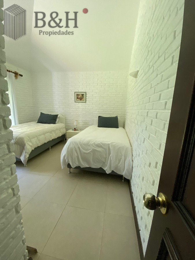 Casa ID.3246 - Alquiler temporario de casa de tres dormitorios con piscina en Barrio Lugano a pasos de Punta Shopping, Punta del Este