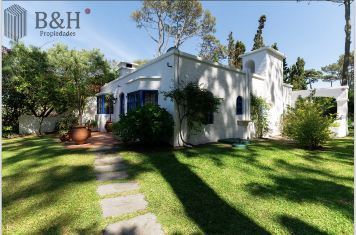 Casa ID.5322 - Excelente casa de 5 dormitorios mas dependencia y gran parque a 200 metros de la Playa de Montoya en alquiler de temporada