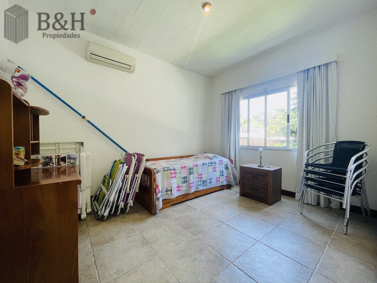 Casa ID.3363 - Muy Buena Casa de 5 Dormitorios y Piscina en Rincón del Indio, a Pocos Metros del Mar