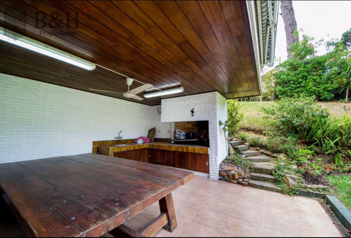 Casa ID.3886 - Excelente Casa de 4 Dormitorios en Playa Mansa, Ideal para vivir todo el año