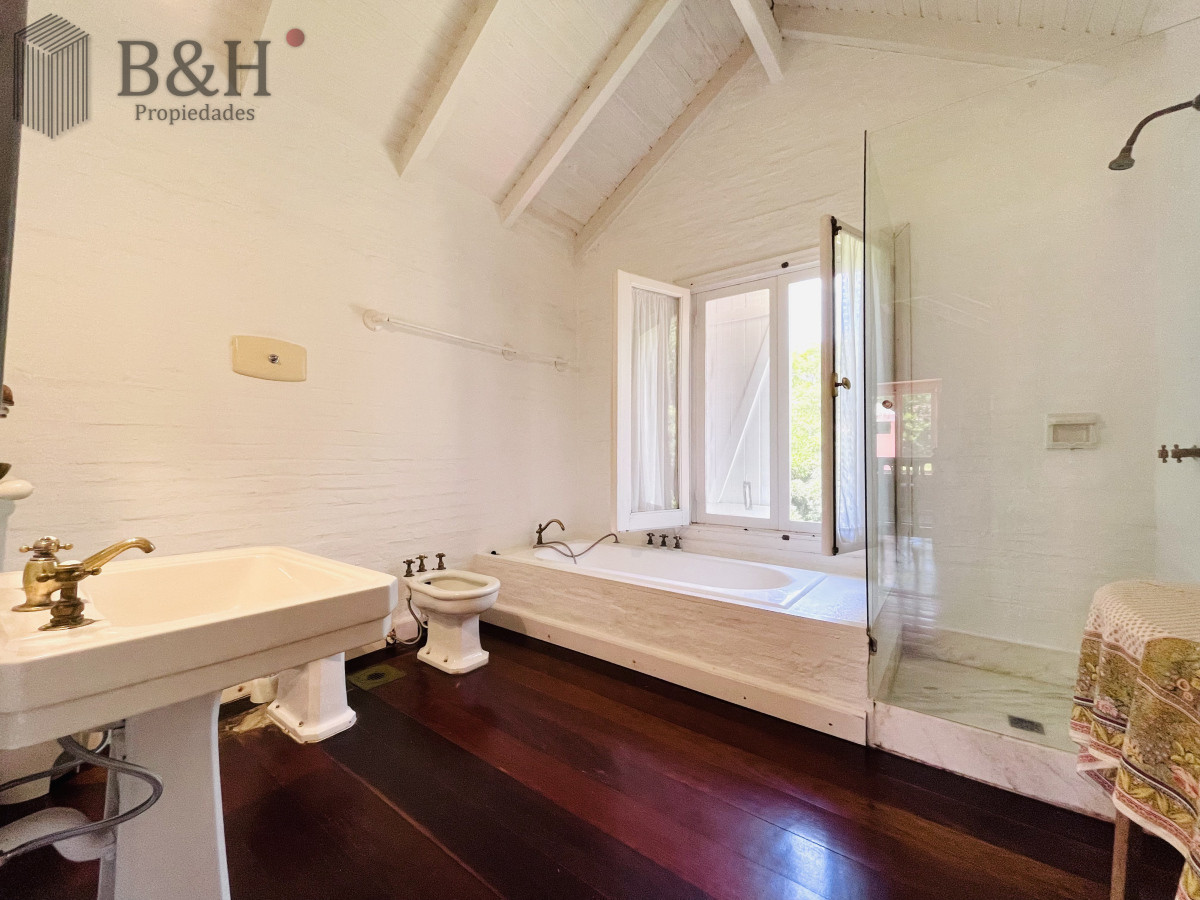 Casa ID.3333 - Excelente Casa de 4 Dormitorios en Playa Brava, Punta del Este