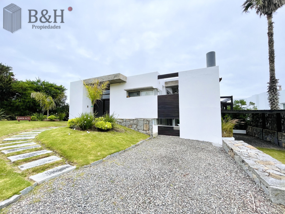 Casa ID.3550 - Excelente Casa de 5 Dormitorios en Manantiales, Punta del Este