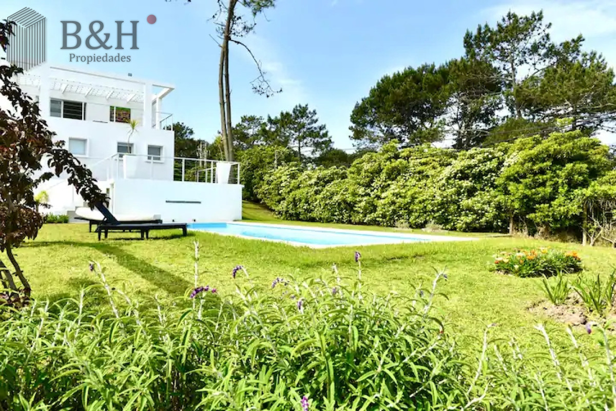 Casa ID.3197 - Excelente Casa de 4 Dormitorios y Piscina en Manantiales, Punta del Este