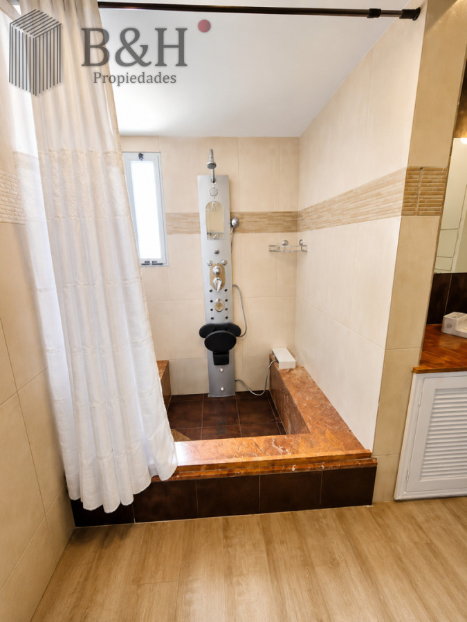 Casa ID.8106 - Moderna Casa de 4 Dormitorios con Piscina Climatizada y Barbacoa en Punta del Este