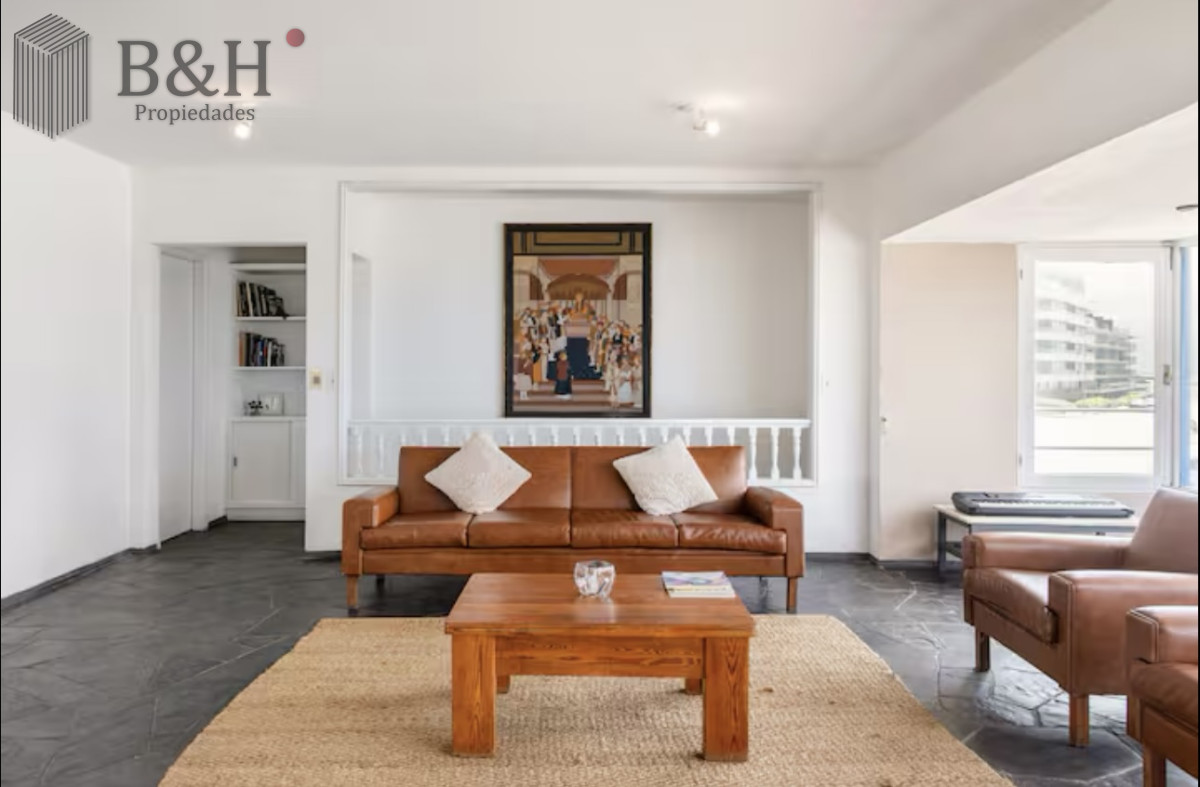 Casa ID.2158 - Gran Casa en Venta sobre el Mar de 5 Dormitorios y Dependencia en Península, Punta del Este