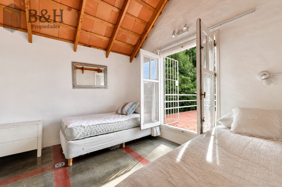 Casa ID.5618 - Casa de 3 Dormitorios más Dependencia y Piscina, en Aidy Grill Punta del Este, Ubicada a pasos del Mar