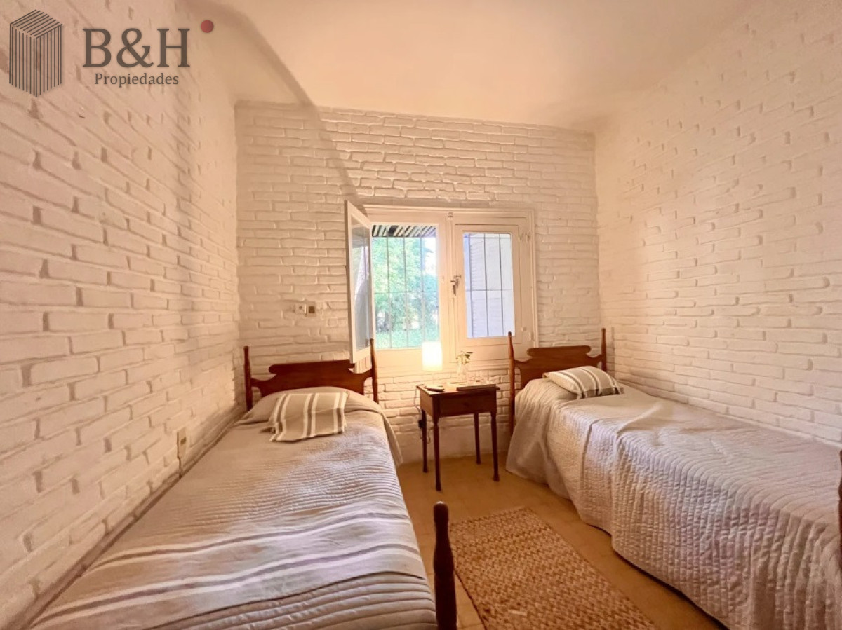 Casa ID.6869 - Cómoda Casa de 5 Dormitorios, Parrillero y Gran Jardín en San Rafael, Punta del Este